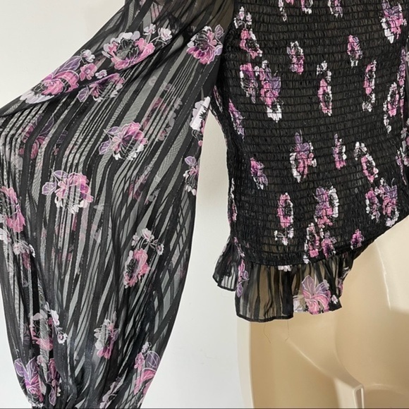 WAYF Eileen smocked off the shoulder top blouse size small balloon sleeves - Picture 7 of 14